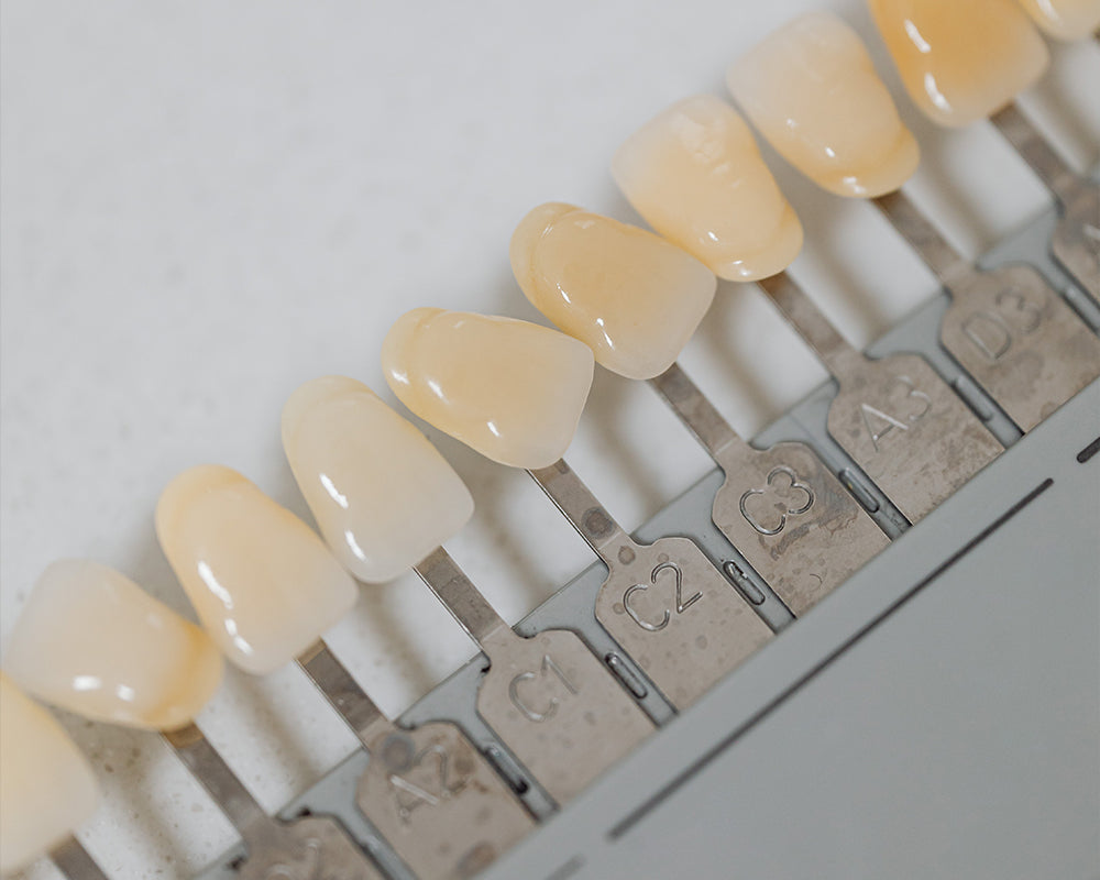 Unsere Produkte sind für ihre Wirksamkeit und Benutzerfreundlichkeit bekannt. Unser Bleaching-Gel, das auch unter dem Namen v34 color corrector bekannt ist, wird Sie mit seinen Ergebnissen beeindrucken.